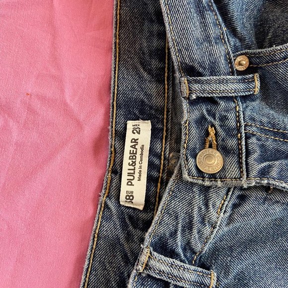 PULL & BEAR DISTRESSED HIGHRISE MOM JEANS - Picture 3 of 9